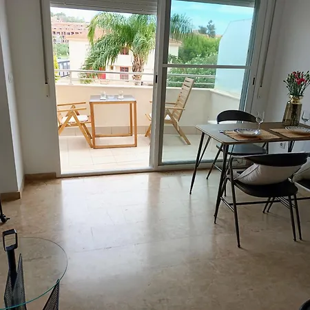 Denia, Urbano Junto Al Mar Дения