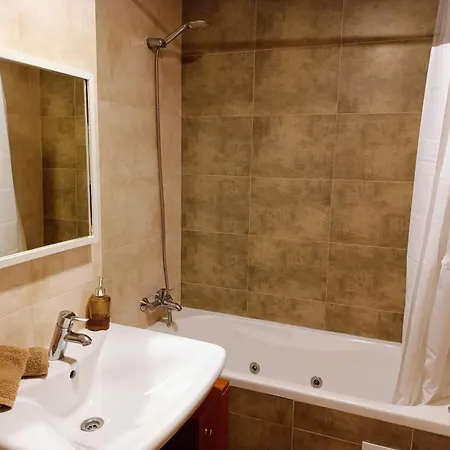 Denia, Urbano Junto Al Mar Дения