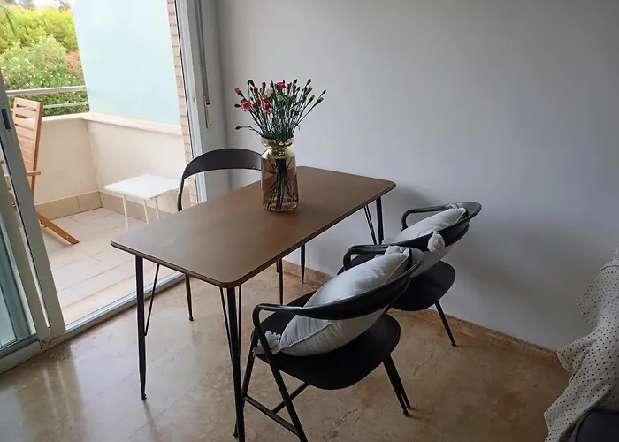 Denia, Urbano Junto Al Mar