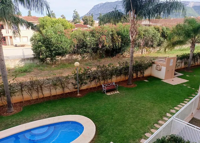 Denia, Urbano Junto Al Mar